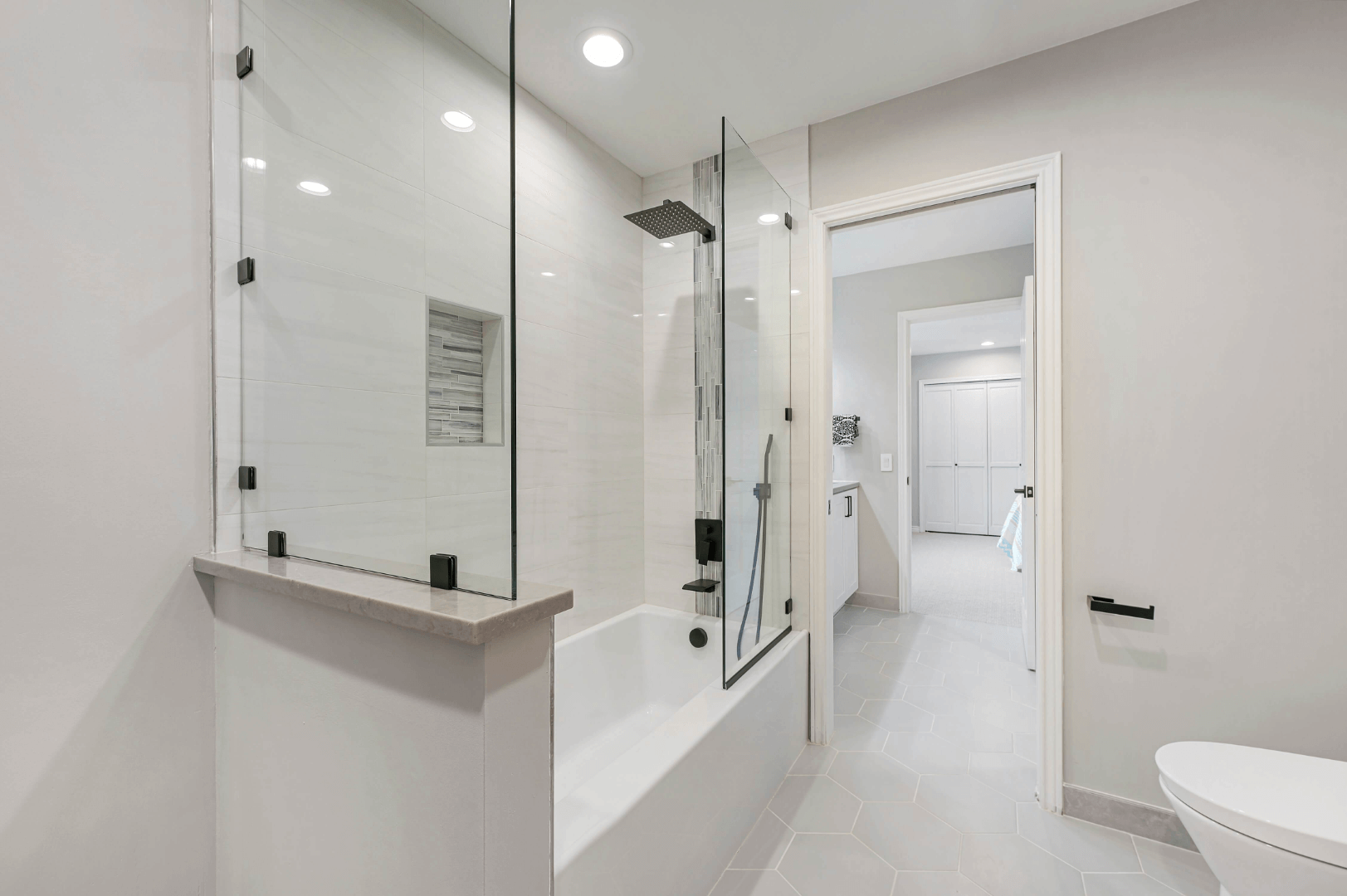 Lakemont House Guest Bathroom After